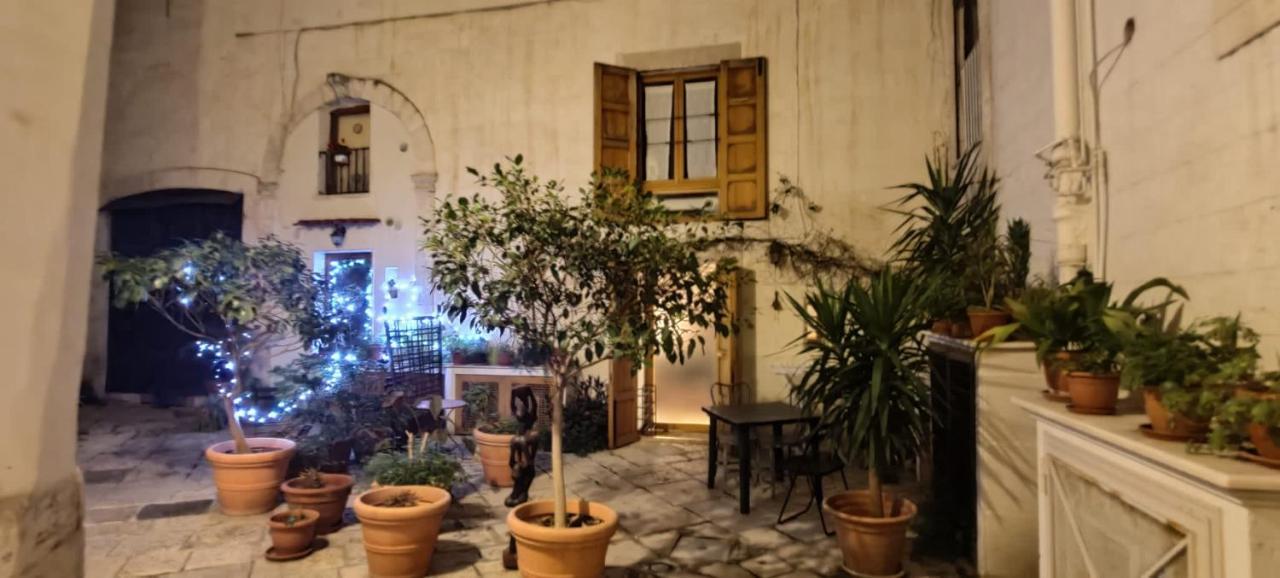 Traditional Apartment In Old City Bari Eksteriør bilde